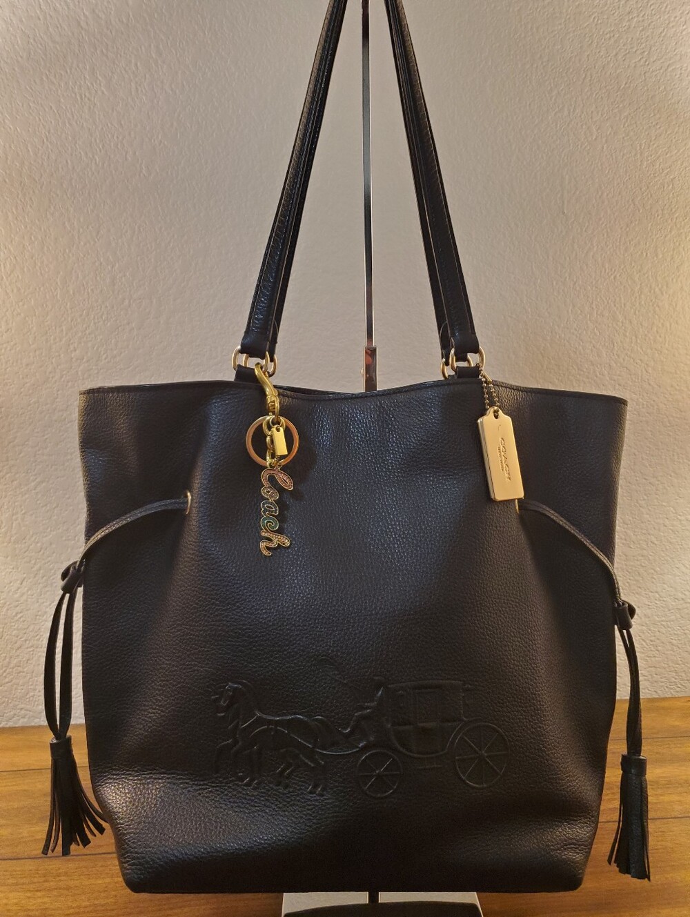 COACH ANDY EMBOSSED BUCKET BAG IN PERFECT LIKE NEW CONDITION!!